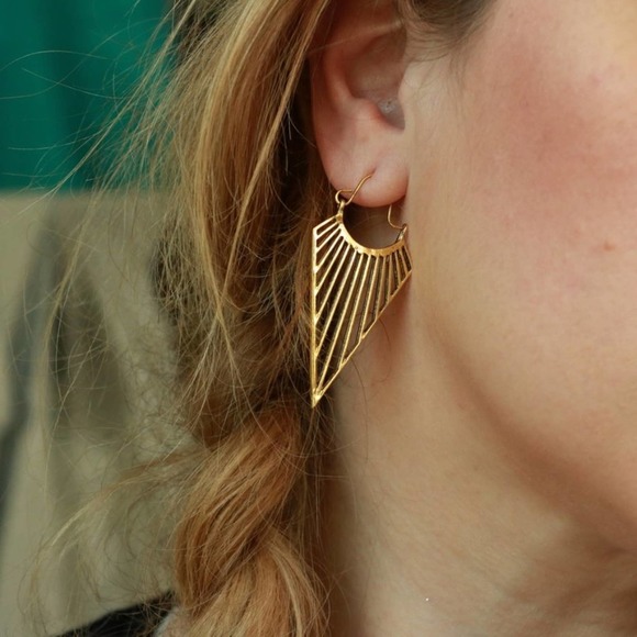 Shakti Silver Goddess Geometric Drop Earrings NWT NEW Rays Energy - Picture 6 of 6